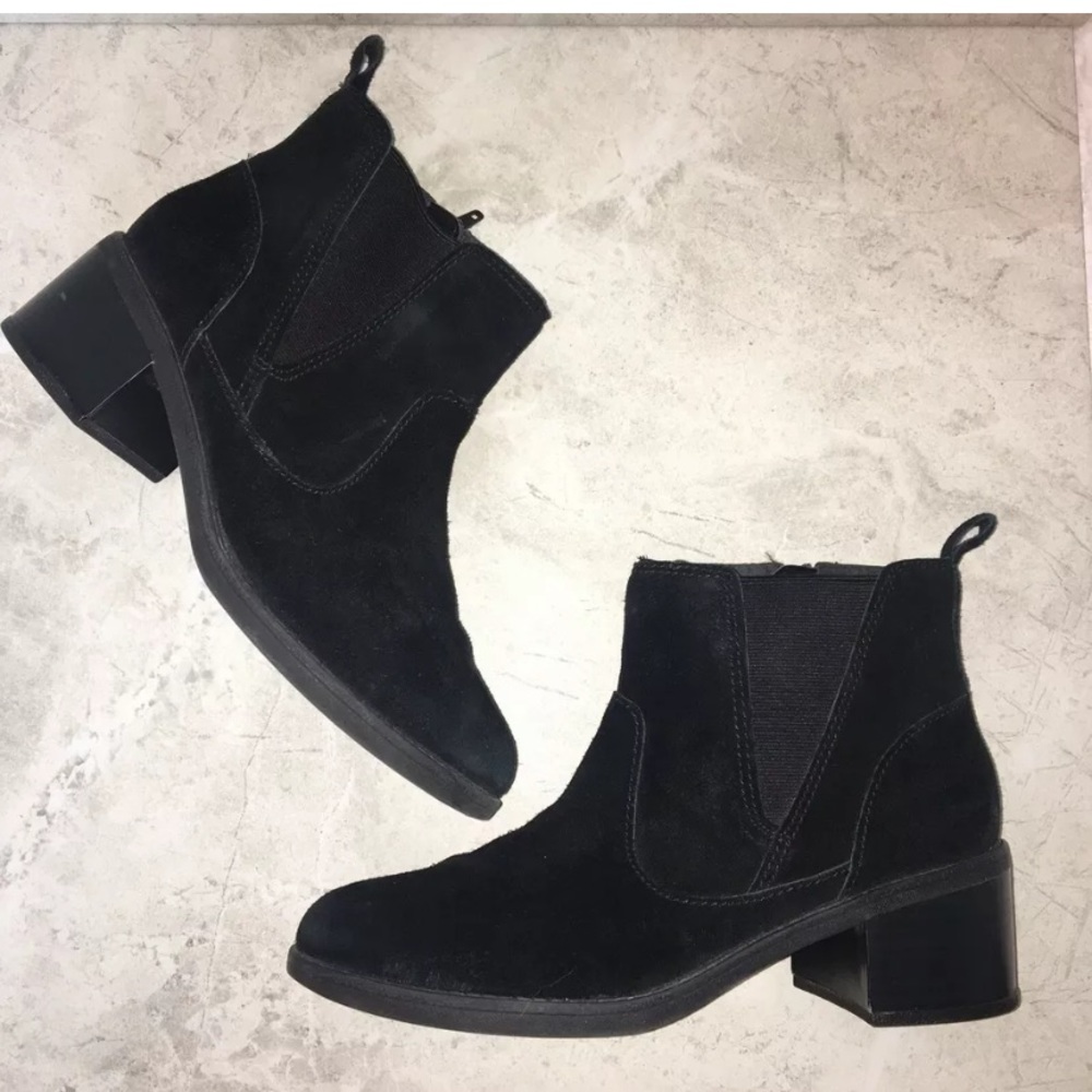 Clarks Womens Black Suede Booties